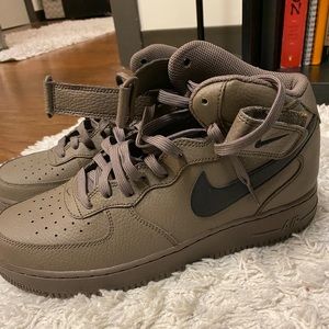 Nike AF1 Mids